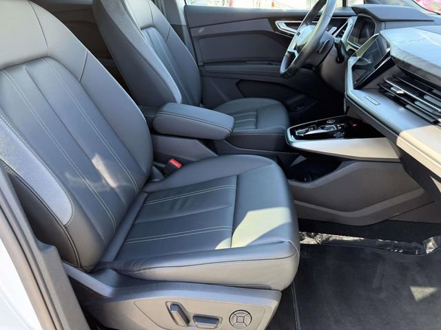 Used 2024 Audi Q4 e-tron Premium w/ Convenience Package image 9