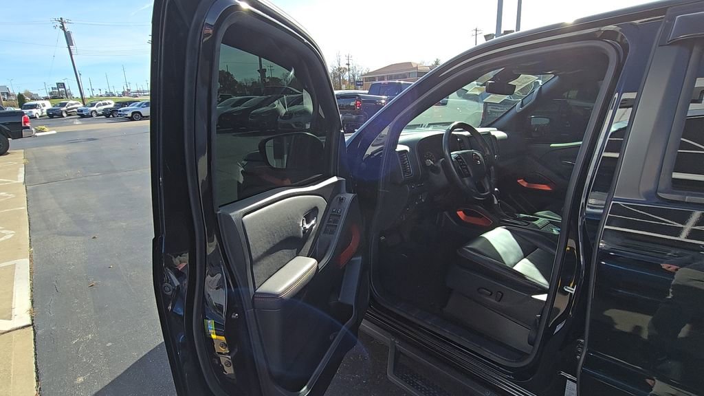 Used 2024 Nissan Frontier PRO-4X w/ Pro Premium Package image 13