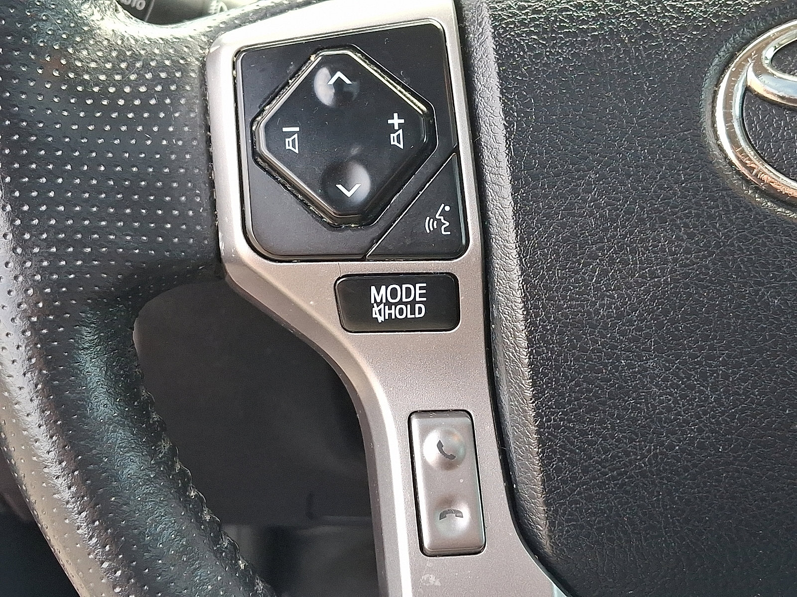 Used 2023 Toyota 4Runner Limited AWD/4WD image 22