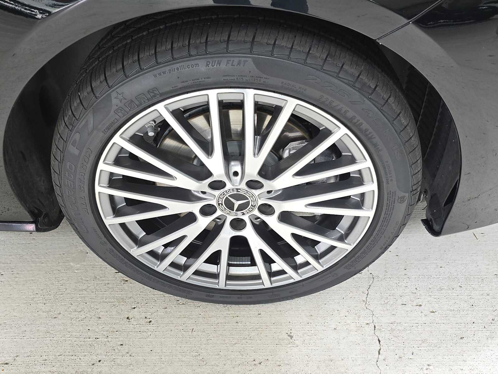 Used 2025 Mercedes-Benz CLA 250 4MATIC image 9