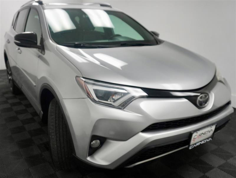Used 2017 Toyota RAV4 SE image 10
