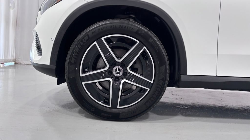 Certified 2025 Mercedes-Benz GLC 300 4MATIC image 30