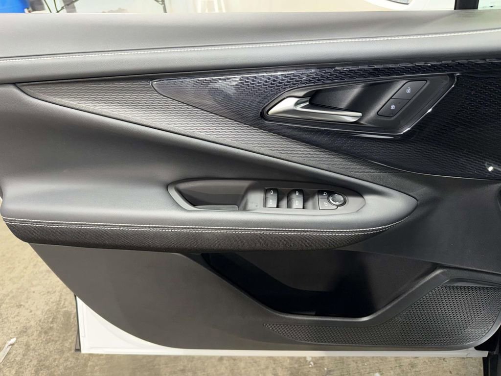 Used 2025 Chevrolet Blazer EV LT FWD image 19