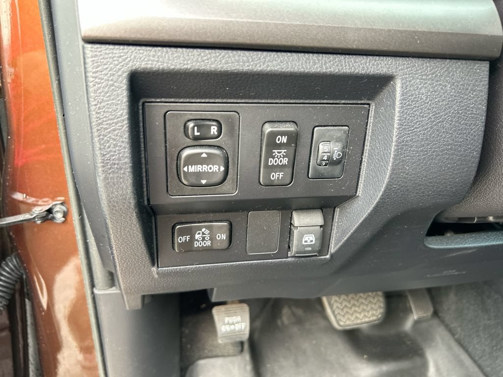 Used 2017 Toyota Tundra SR5 RWD image 14