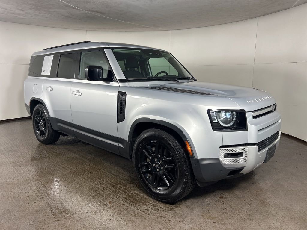 Used 2023 Land Rover Defender 130 SE image 9