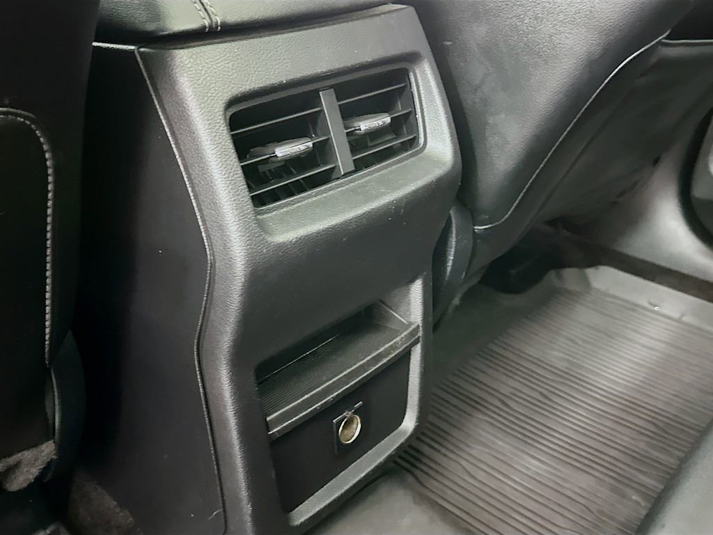 Used 2016 Ford Edge Titanium image 27