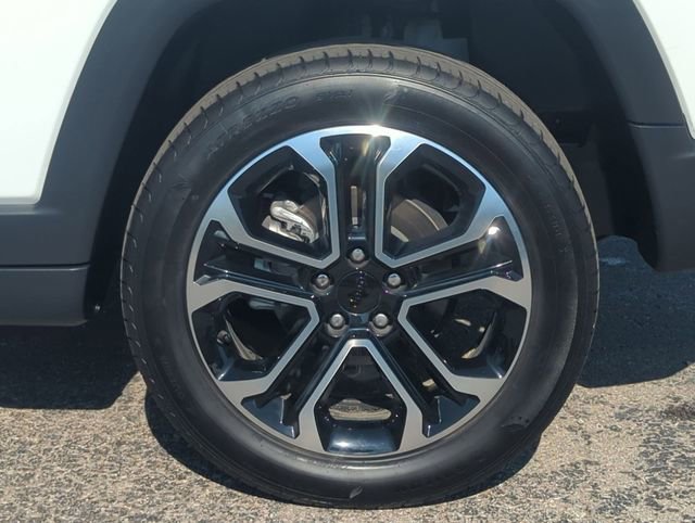 Used 2024 Jeep Compass Limited image 10