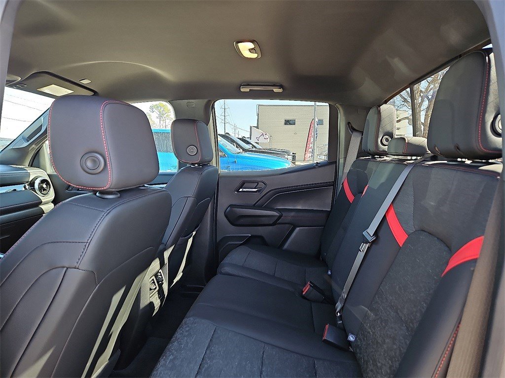 Used 2023 Chevrolet Colorado Z71 w/ Z71 Convenience Package 2 image 17