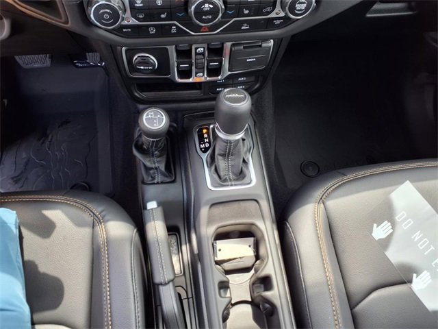 New 2025 Jeep Gladiator Sport image 15