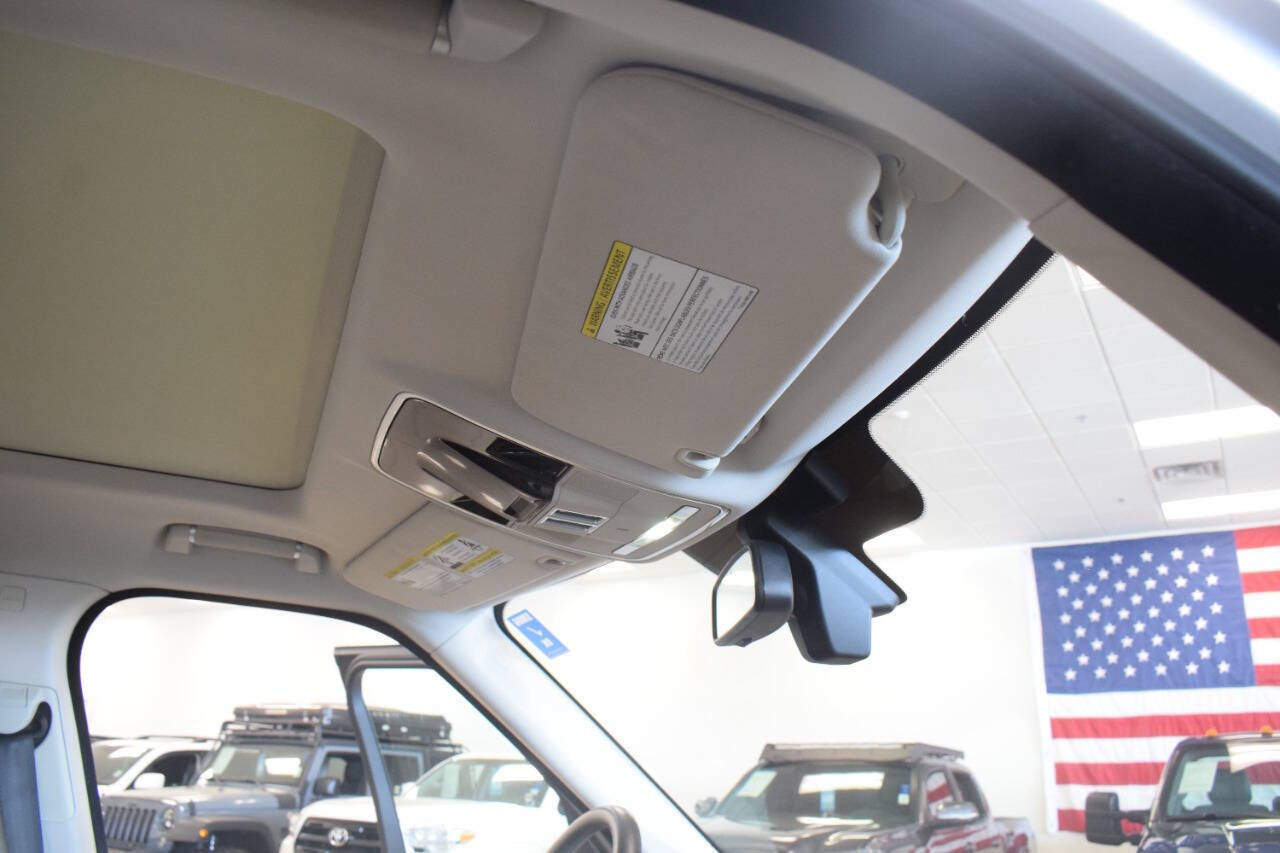 Used 2014 Land Rover Range Rover Supercharged AWD/4WD image 34