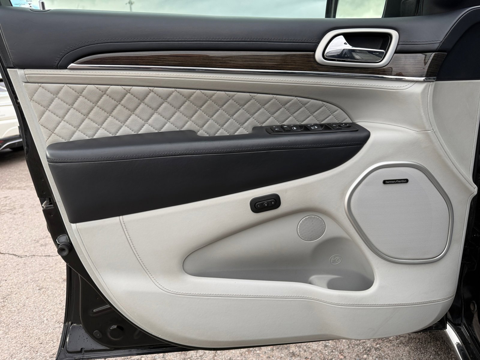 Used 2019 Jeep Grand Cherokee Summit image 19