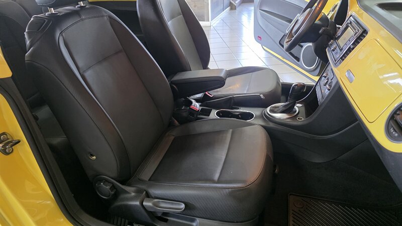 Used 2012 Volkswagen Beetle 2.5 FWD image 21