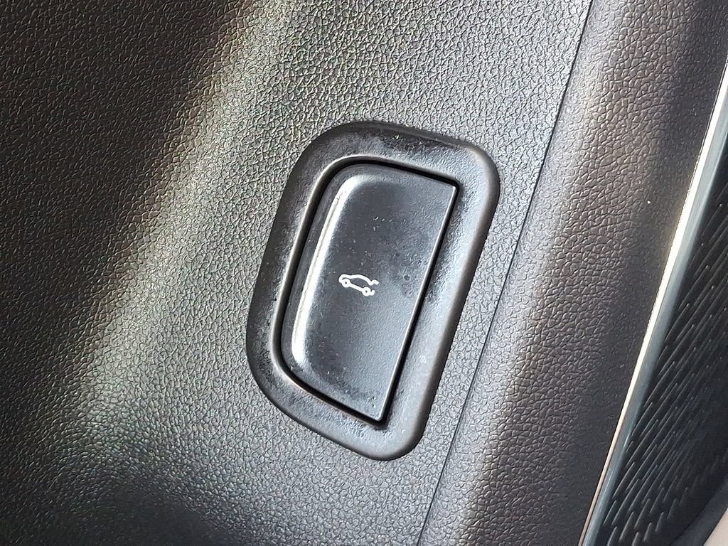 Certified 2025 GMC Acadia Elevation AWD/4WD image 27