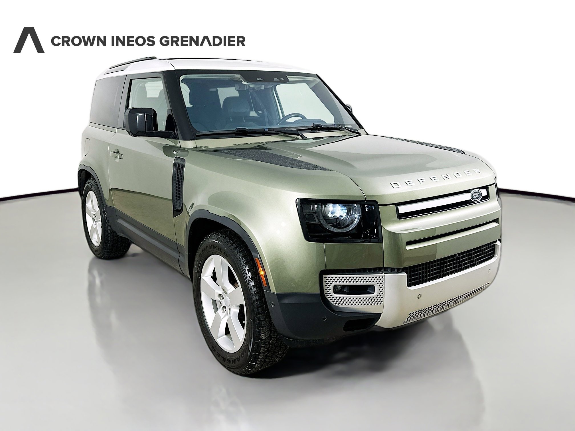 Used 2021 Land Rover Defender 90 First Edition image 3