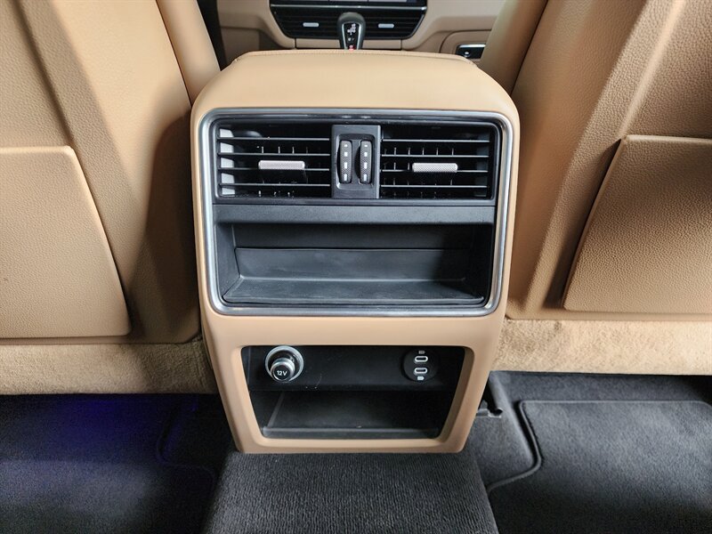 Used 2022 Porsche Cayenne Platinum Edition AWD/4WD image 74