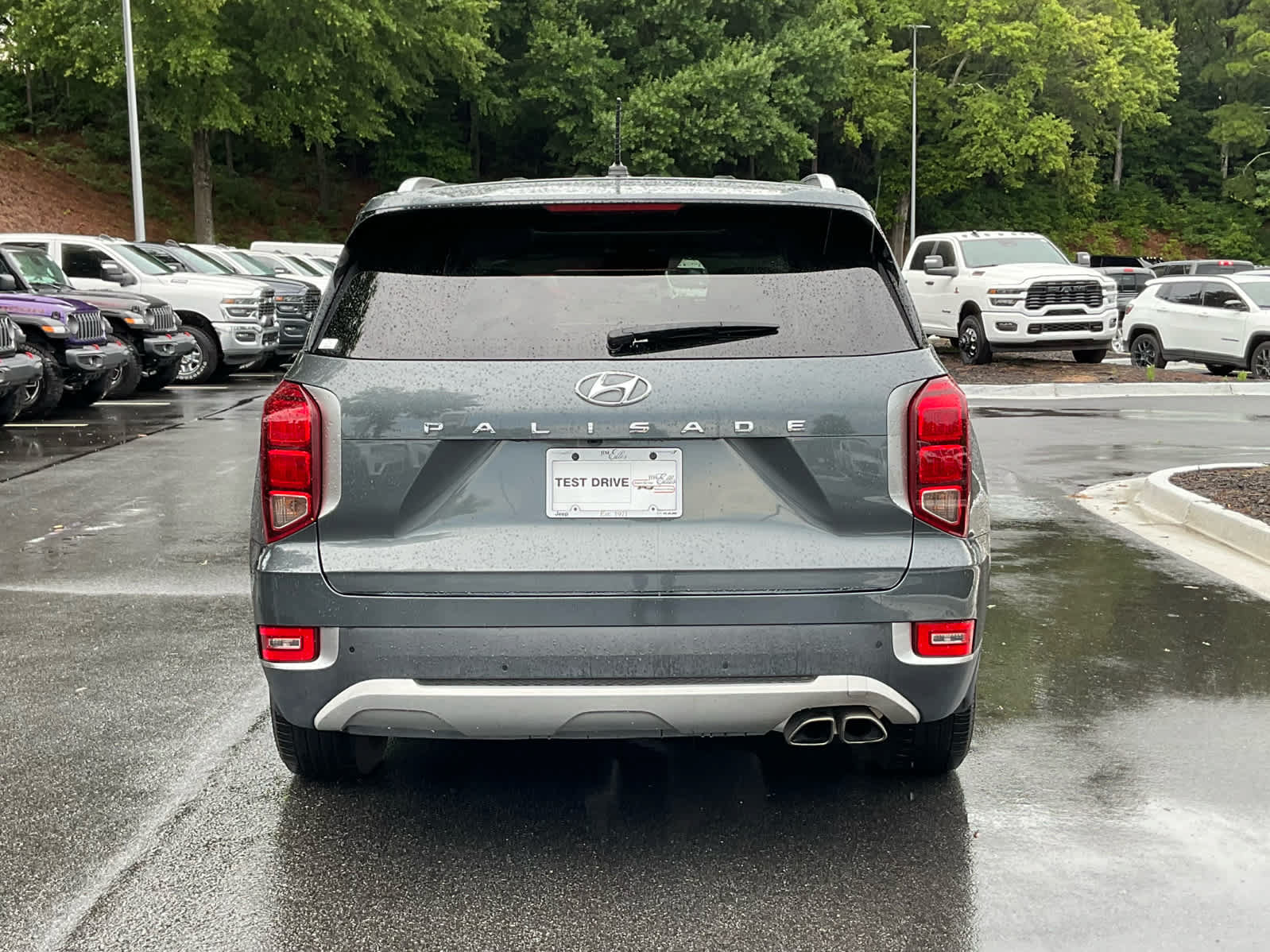 Used 2022 Hyundai Palisade SEL FWD image 4