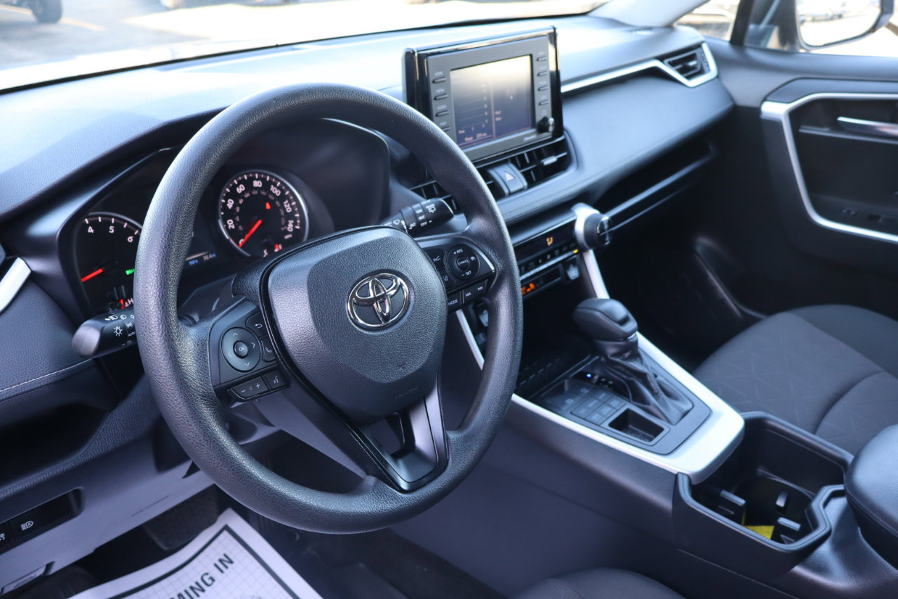 Used 2022 Toyota RAV4 XLE image 10