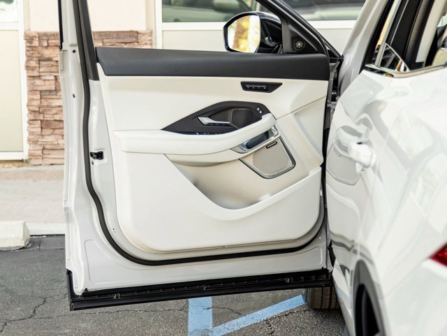 Used 2022 Jaguar E-PACE SE image 12