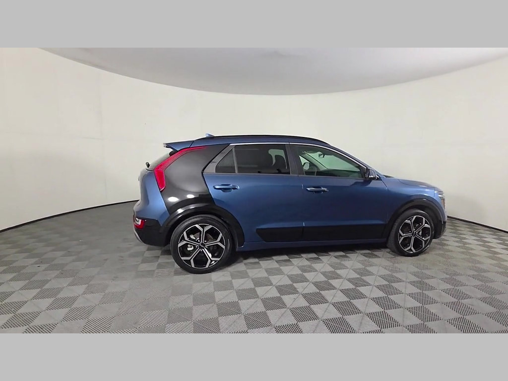 Used 2023 Kia Niro SX Touring FWD image 35