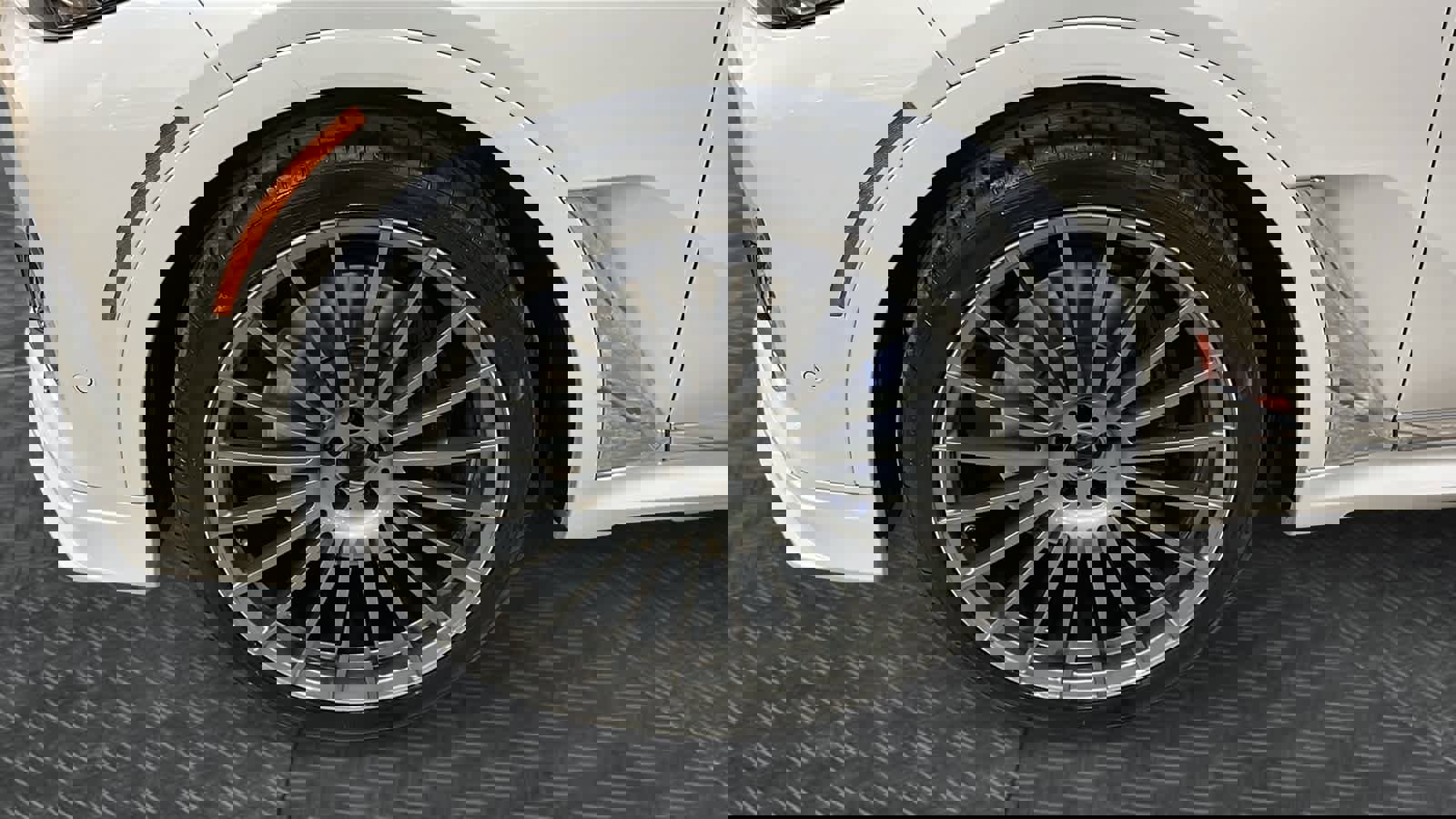 Used 2022 BMW ALPINA XB7 image 8