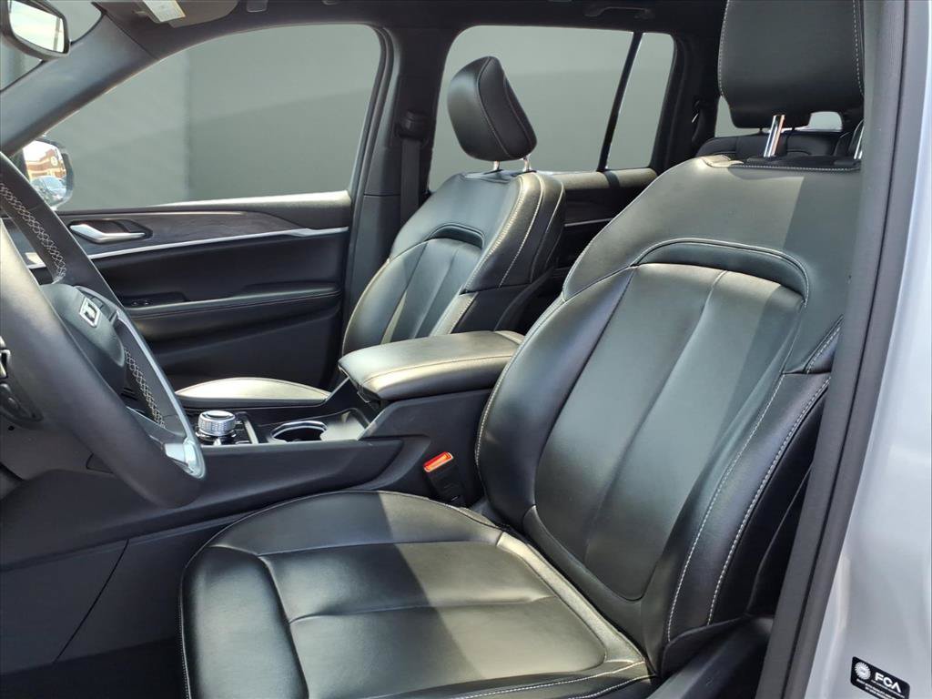 Used 2024 Jeep Grand Cherokee Limited 4xe AWD/4WD image 18