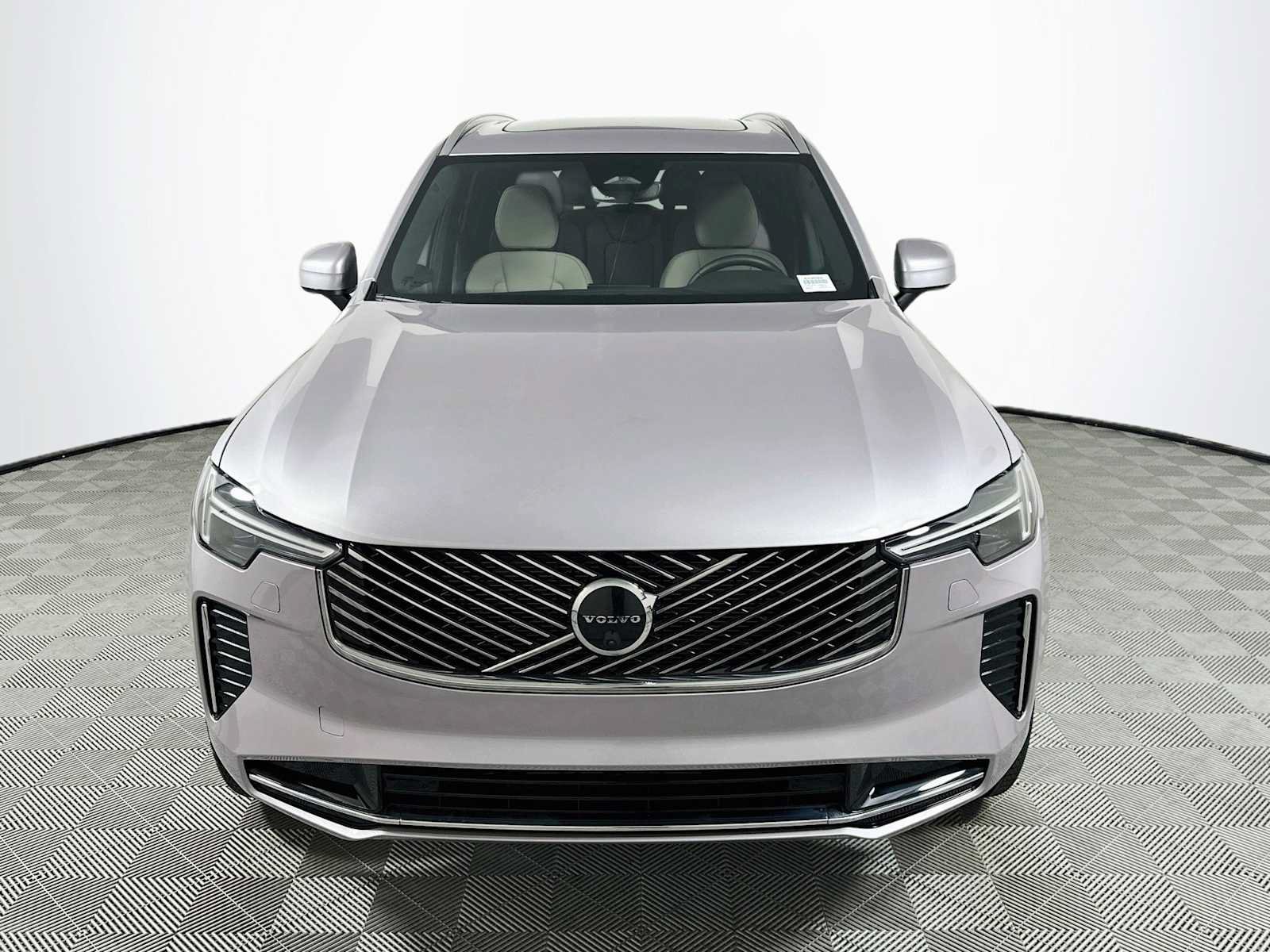 New 2026 Volvo XC90 B5 Plus AWD/4WD image 2
