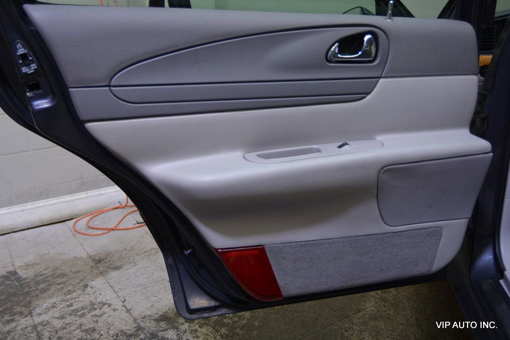 Used 1998 Lincoln Continental FWD image 9
