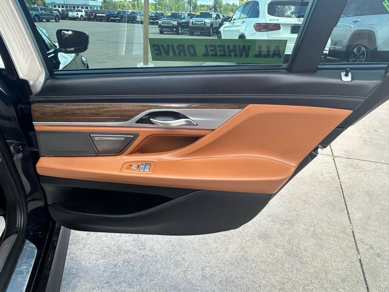 Used 2018 BMW ALPINA B7 xDrive AWD/4WD image 15