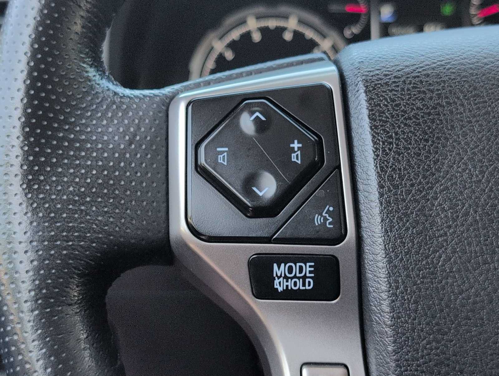 Used 2023 Toyota 4Runner Limited AWD/4WD image 23