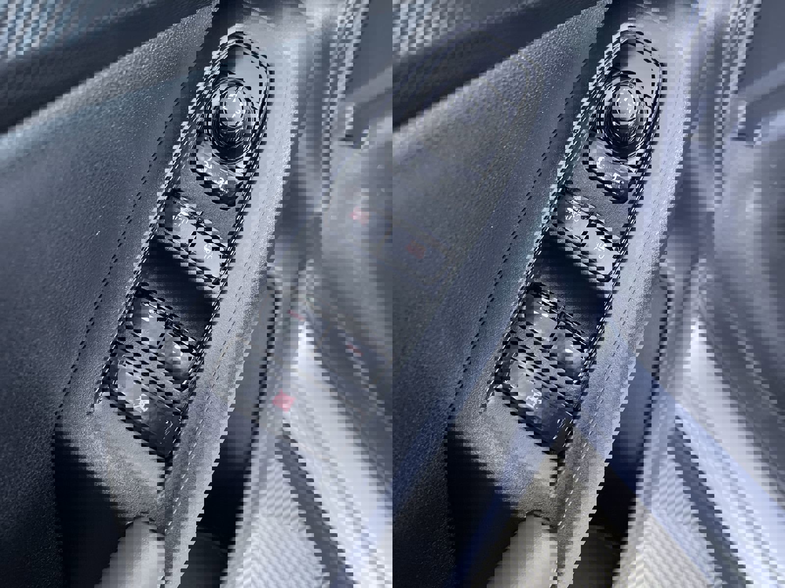 Certified 2025 Subaru Crosstrek 2.0i Premium image 14