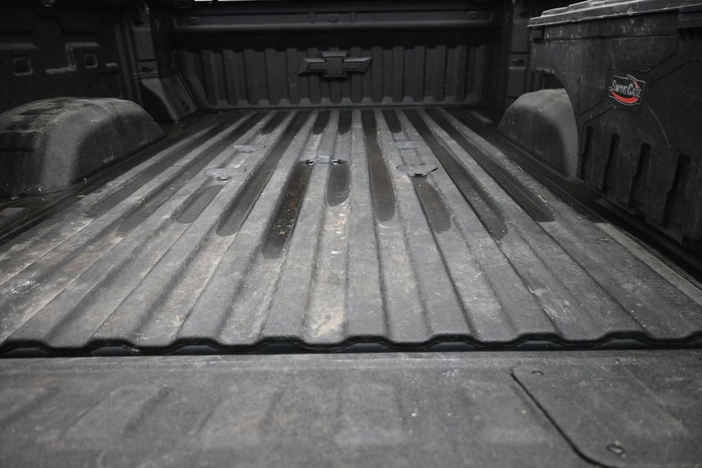 Used 2024 Chevrolet Silverado 2500 LTZ w/ LTZ Plus Package AWD/4WD image 9