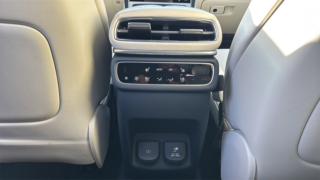 Used 2025 Genesis GV80 3.5T Prestige image 11