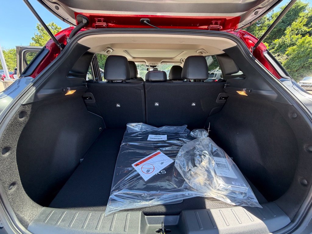 New 2026 Nissan Kicks SR w/ SR Premium Package FWD image 41