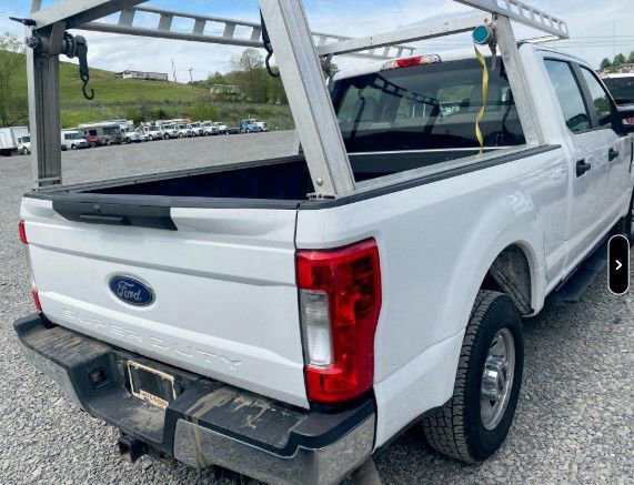 Used 2018 Ford F250 XL w/ Power Equipment Group RWD image 3