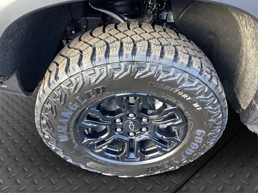 New 2026 Chevrolet Silverado 1500 ZR2 w/ Dark Appearance Package image 22