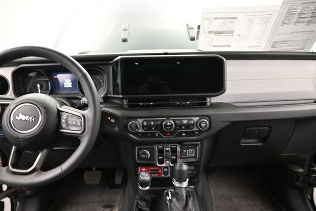 Used 2024 Jeep Wrangler Unlimited AWD/4WD image 23