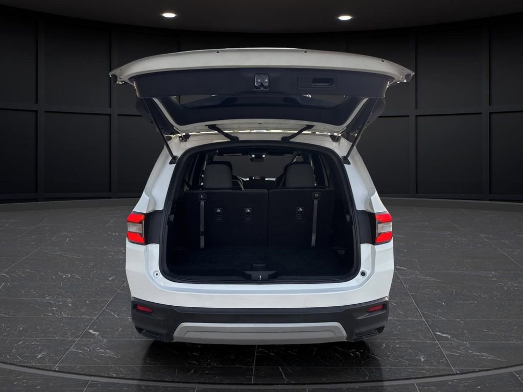 Used 2023 Honda Pilot Sport image 14