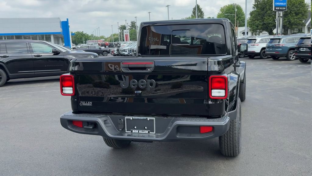 New 2026 Jeep Gladiator Sport AWD/4WD image 6