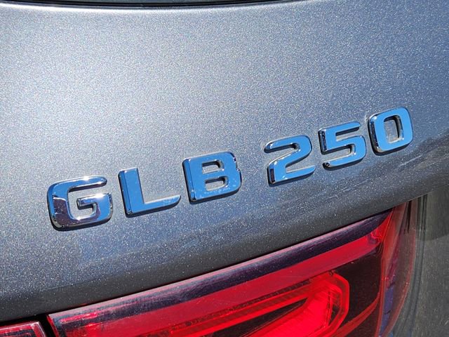 Certified 2023 Mercedes-Benz GLB 250 4MATIC image 16