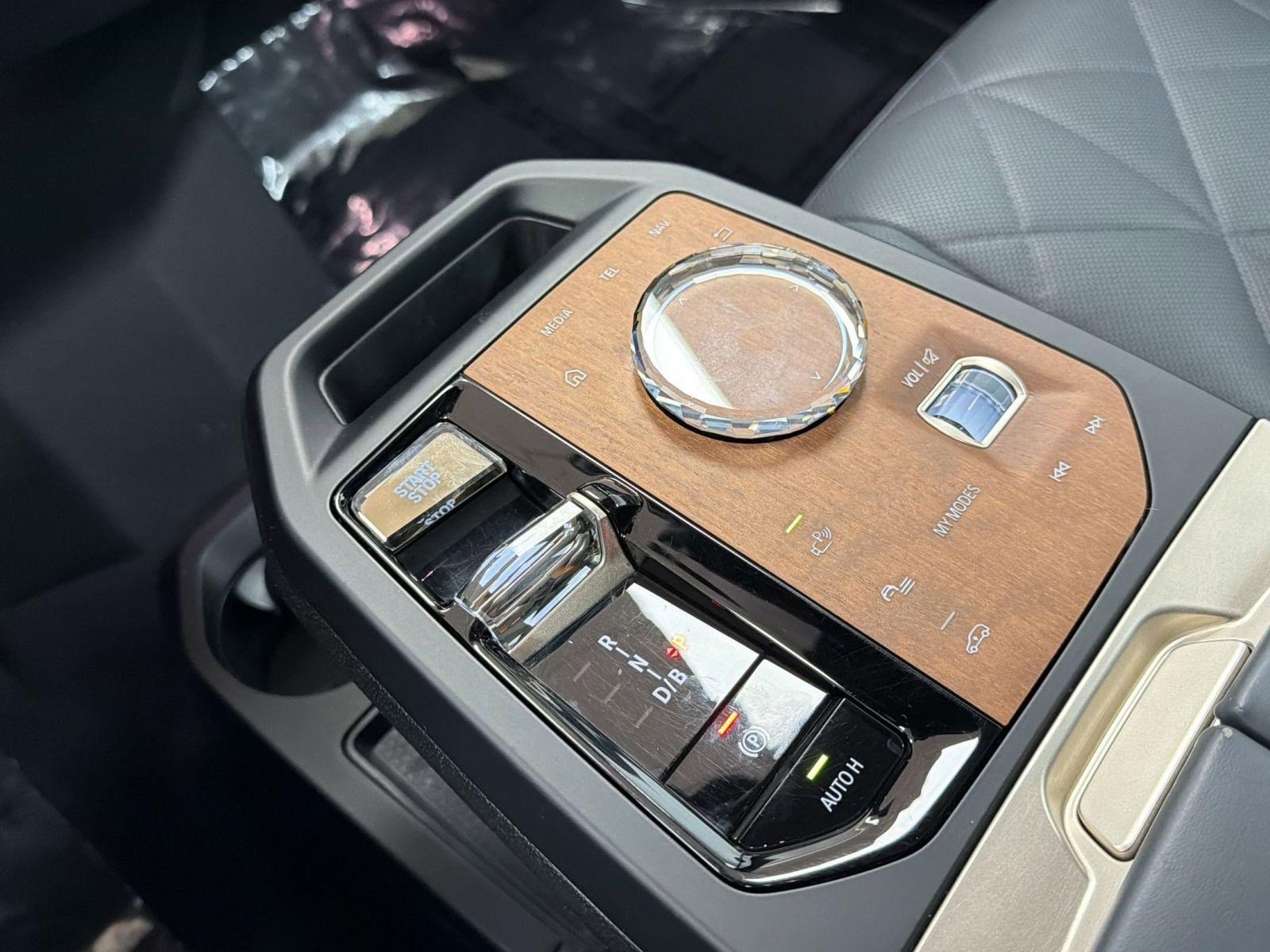 Certified 2023 BMW iX xDrive50 w/ Premium Package image 19