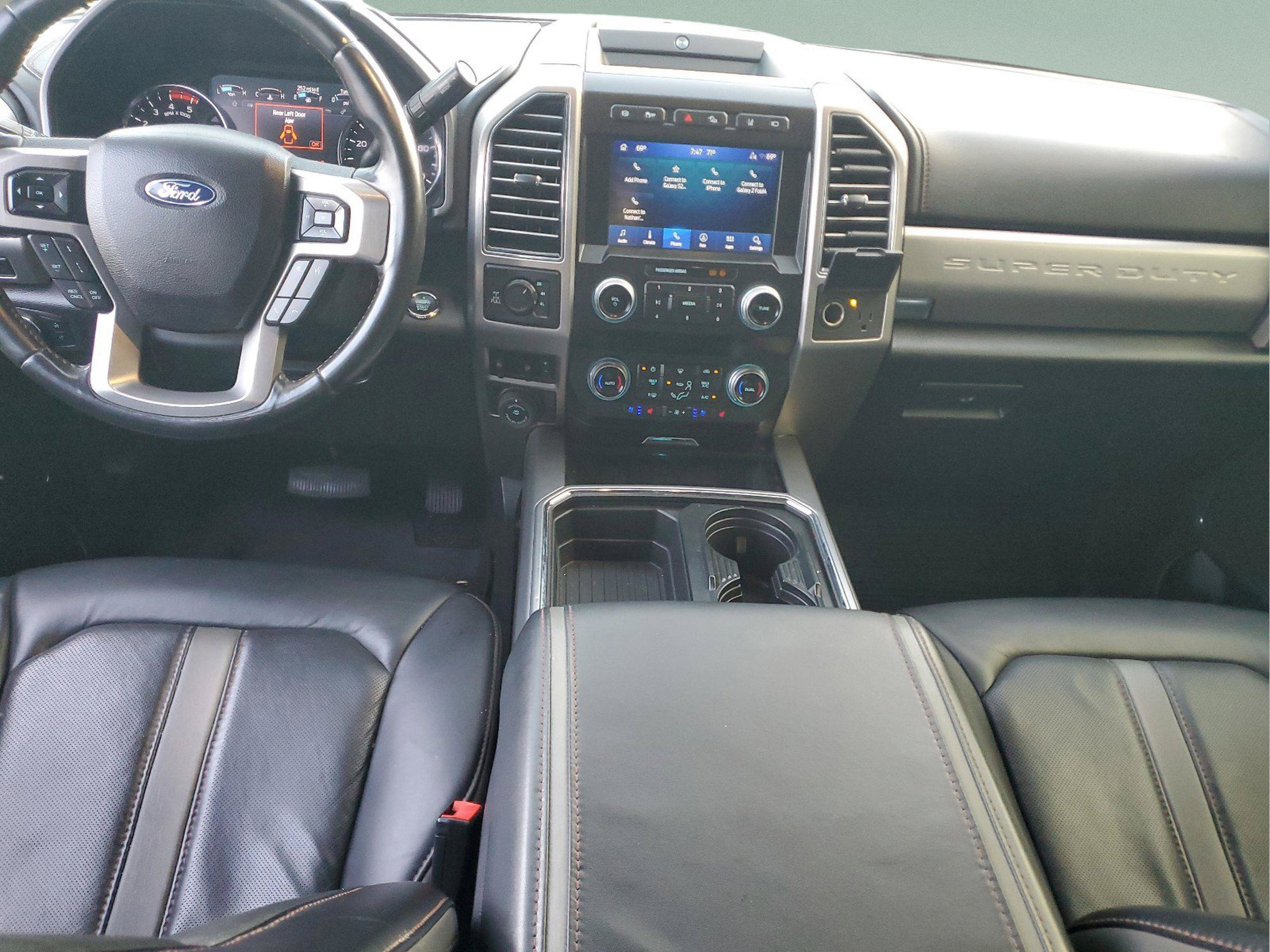 Used 2021 Ford F350 Platinum w/ Tremor Off-Road Package AWD/4WD image 9