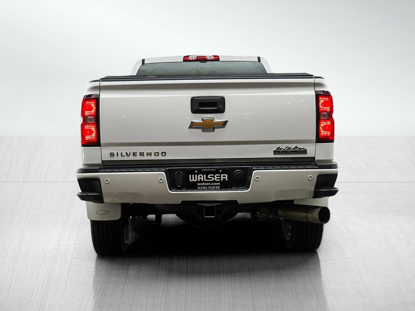 Used 2015 Chevrolet Silverado 2500 High Country w/ Duramax Plus Package AWD/4WD image 4