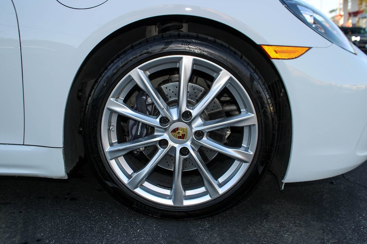 Used 2018 Porsche 718 Boxster RWD image 15