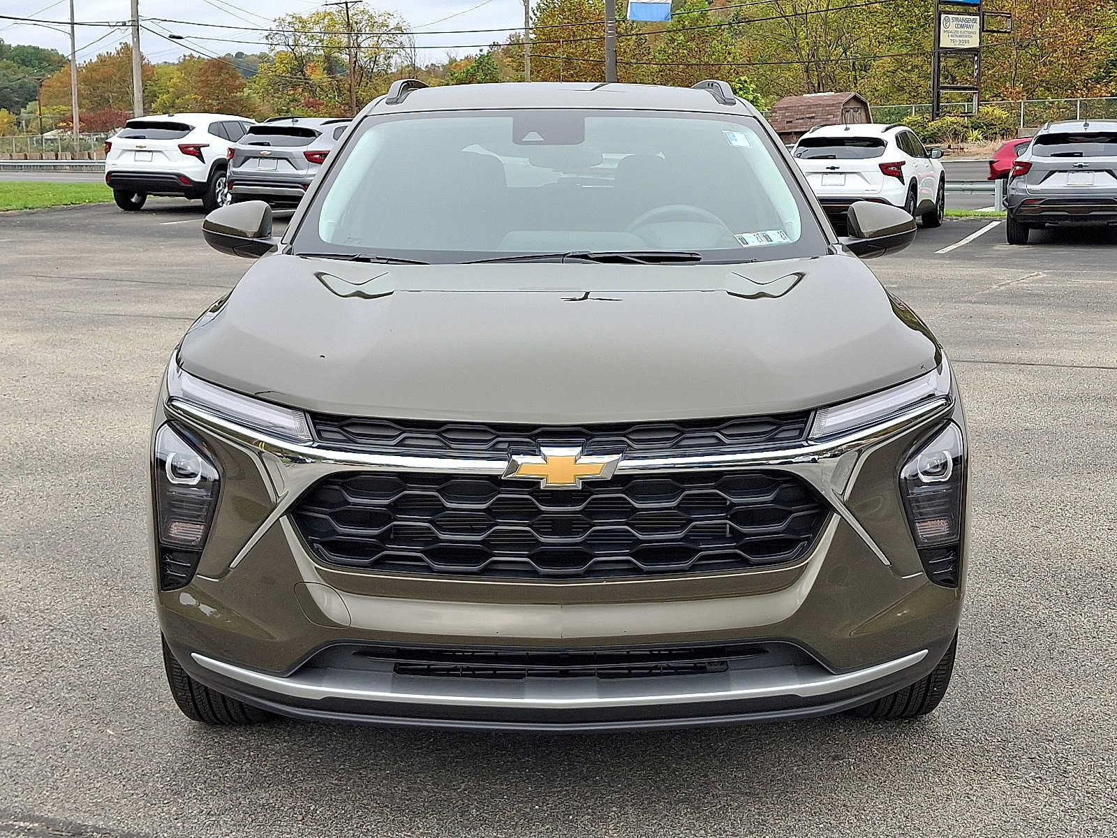 Used 2024 Chevrolet Trax LT FWD image 2