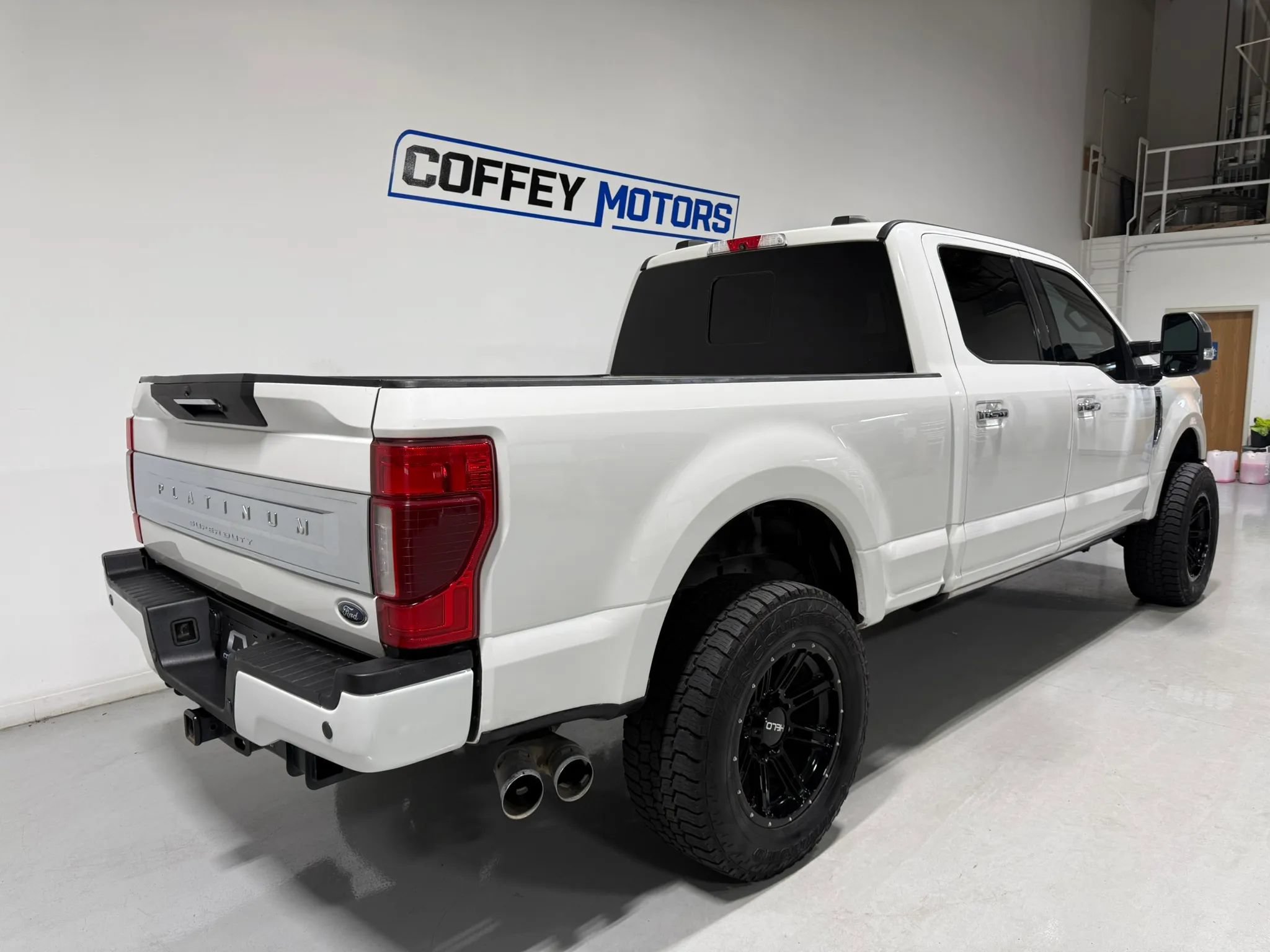 Used 2021 Ford F250 Platinum w/ FX4 Off-Road Package AWD/4WD image 6