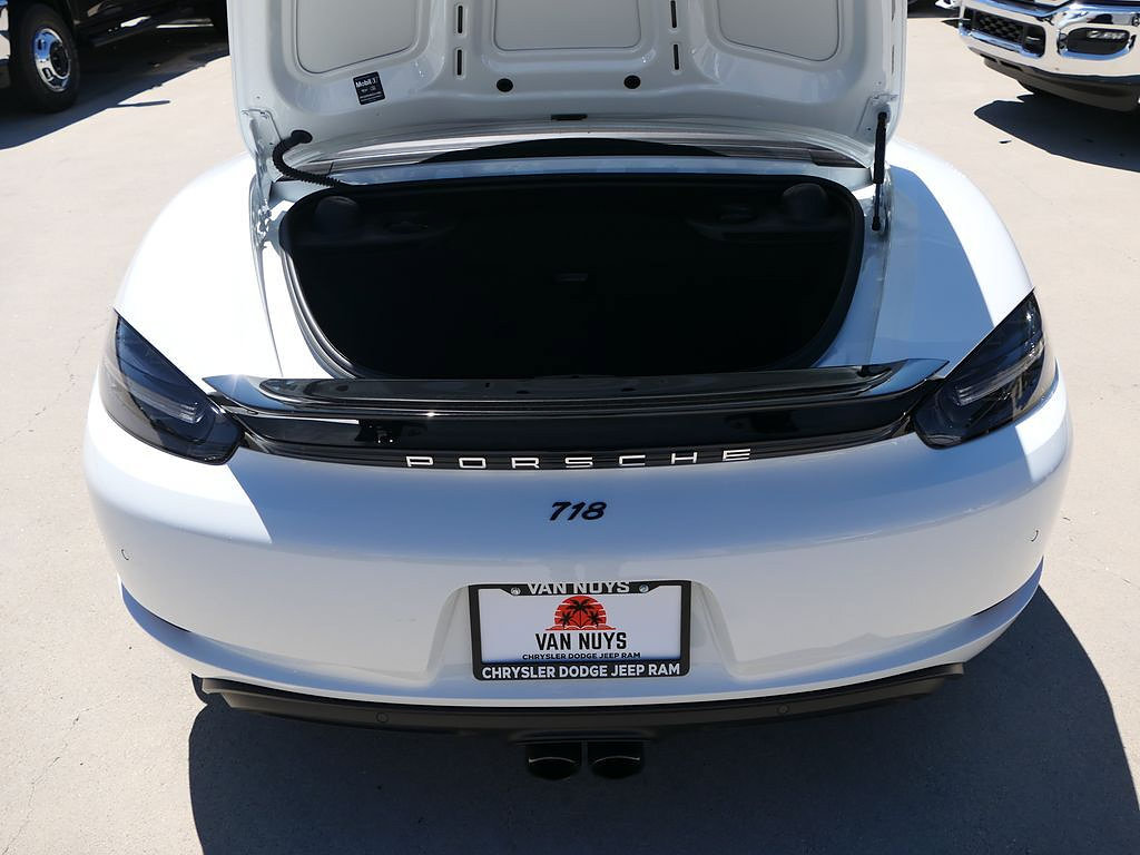 Used 2024 Porsche 718 Boxster RWD image 22