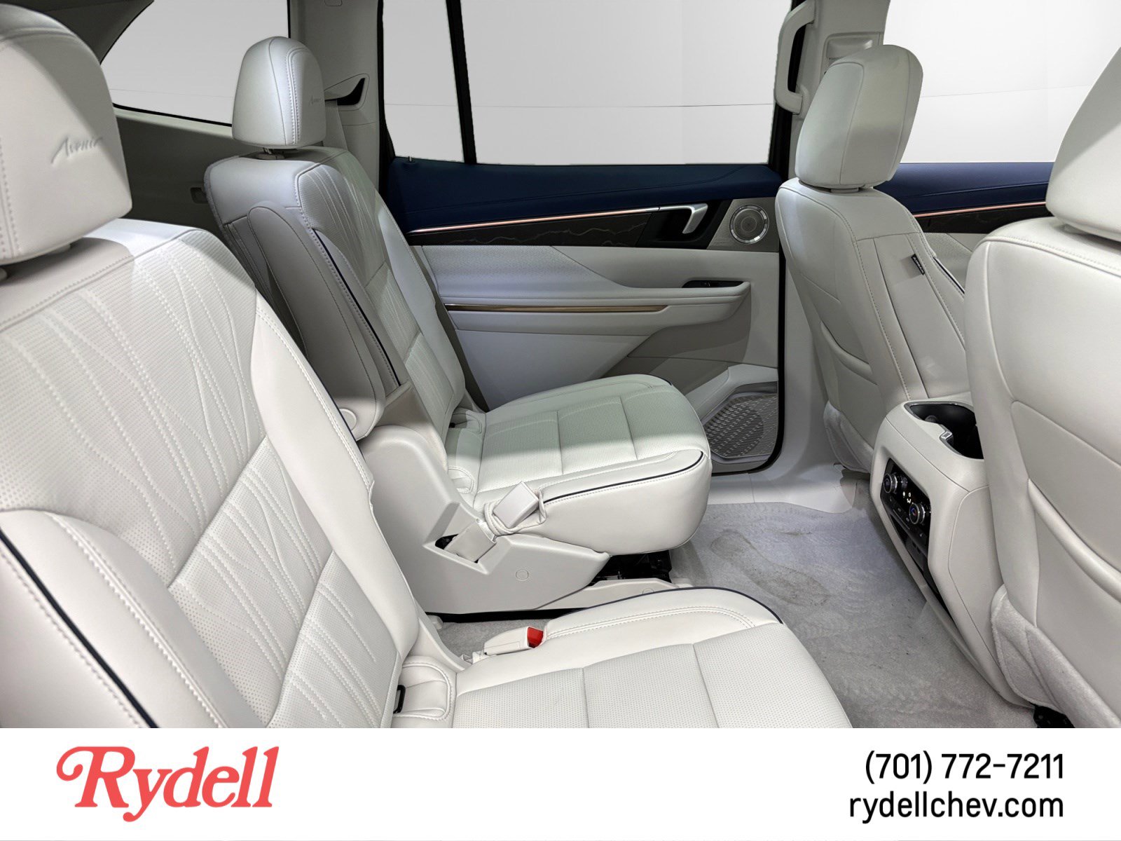 Used 2025 Buick Enclave Avenir w/ Super Cruise Package image 18