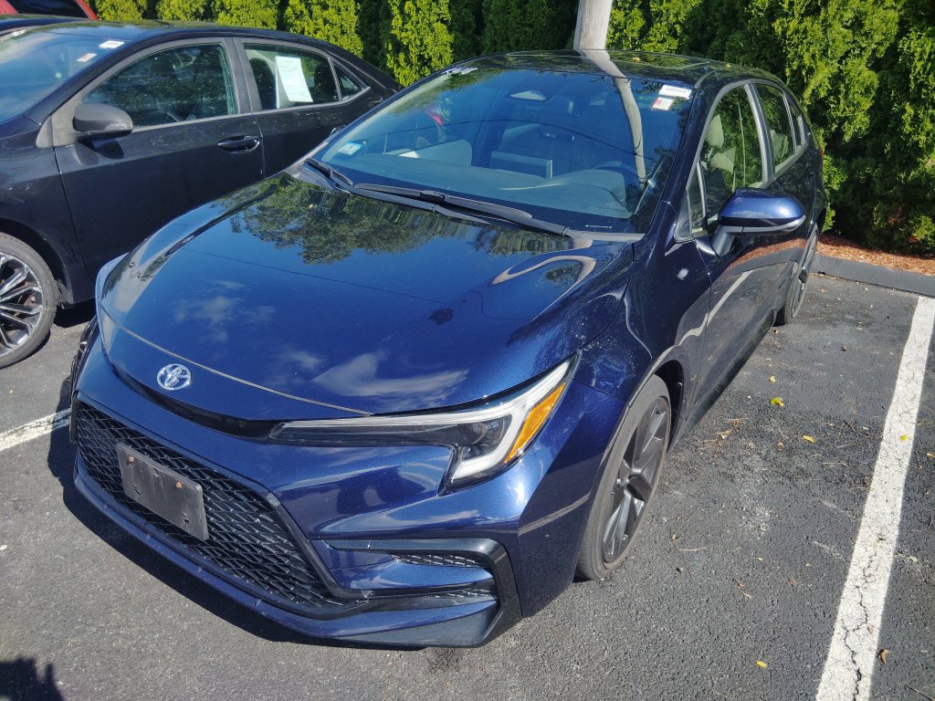 Certified 2023 Toyota Corolla SE w/ SE Premium Package FWD image 2
