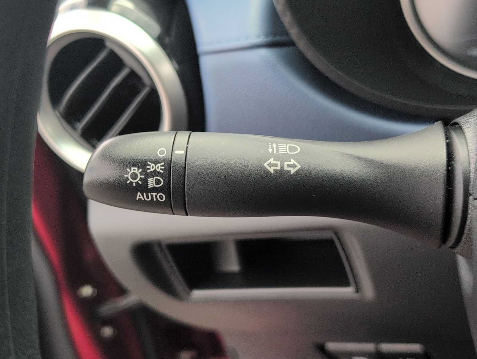 Used 2025 Nissan Versa SV FWD image 24