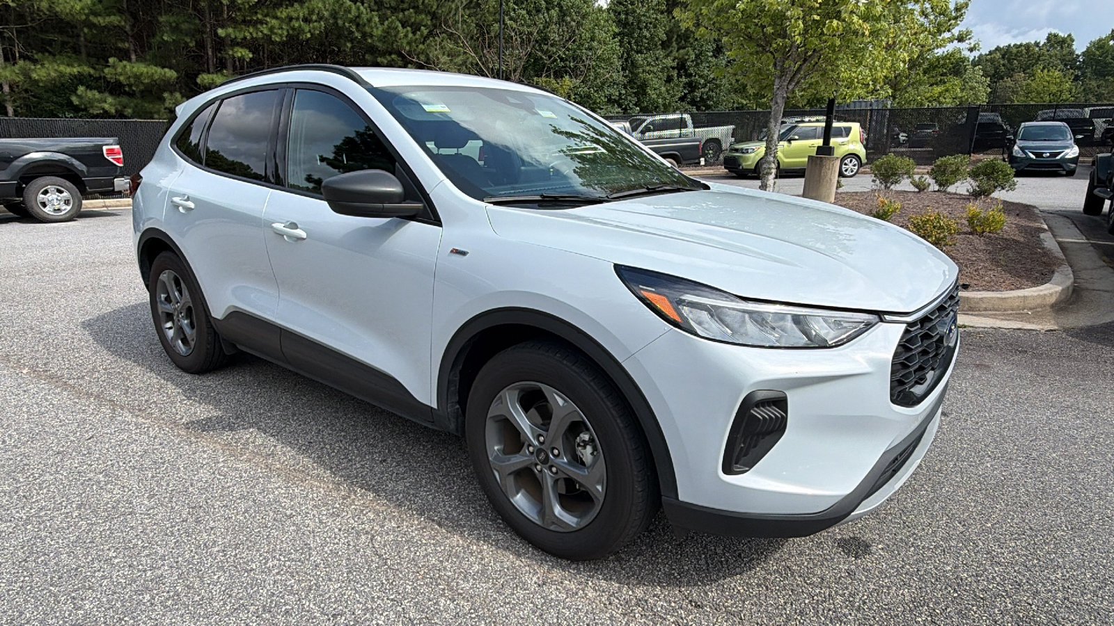 Used 2025 Ford Escape ST-Line FWD image 5